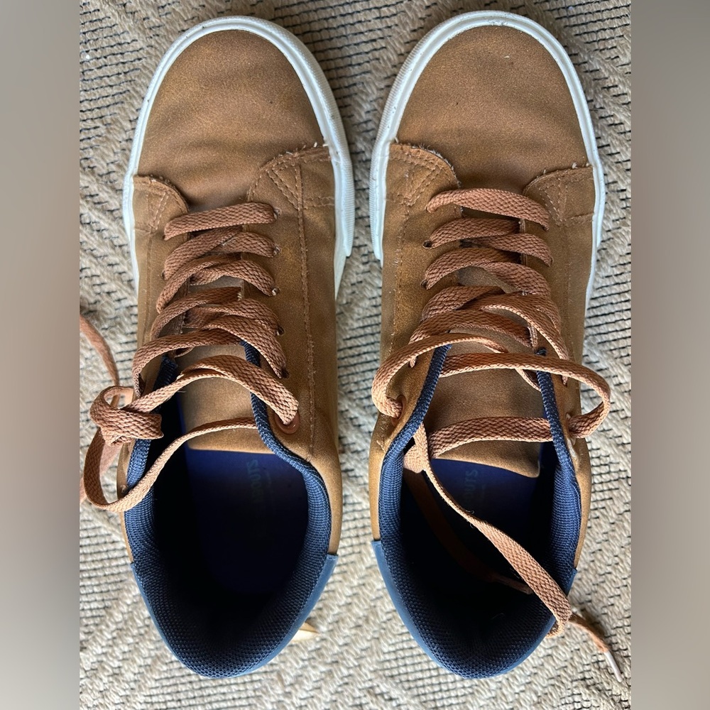 Boy’s tan Sneakers